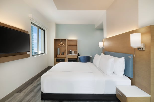 Images Even Hotel Long Island City - New York by IHG