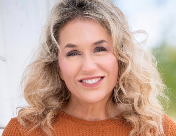 Images Berkshire Hathaway HomeServices: ﻿Cynthia Fraze