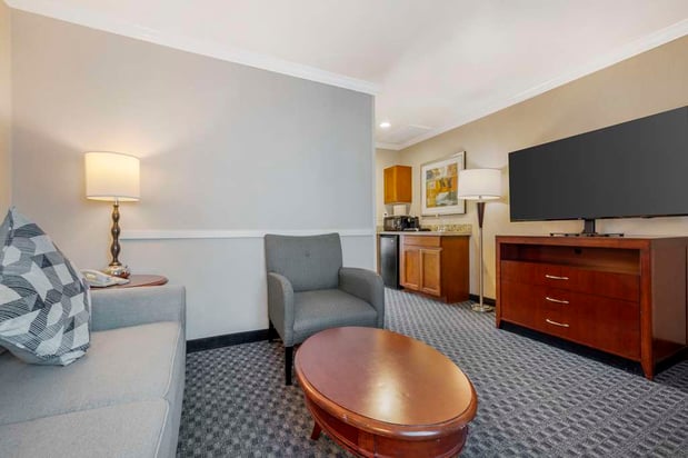 Images Best Western Plus Marina Shores Hotel