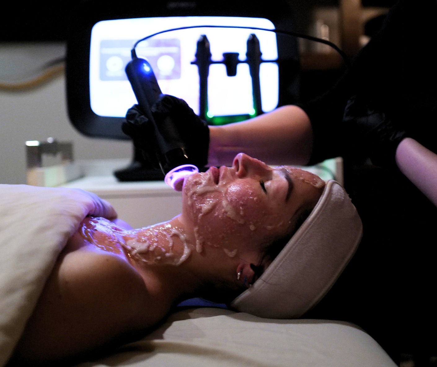 Reserve the NEW Glo2Facial