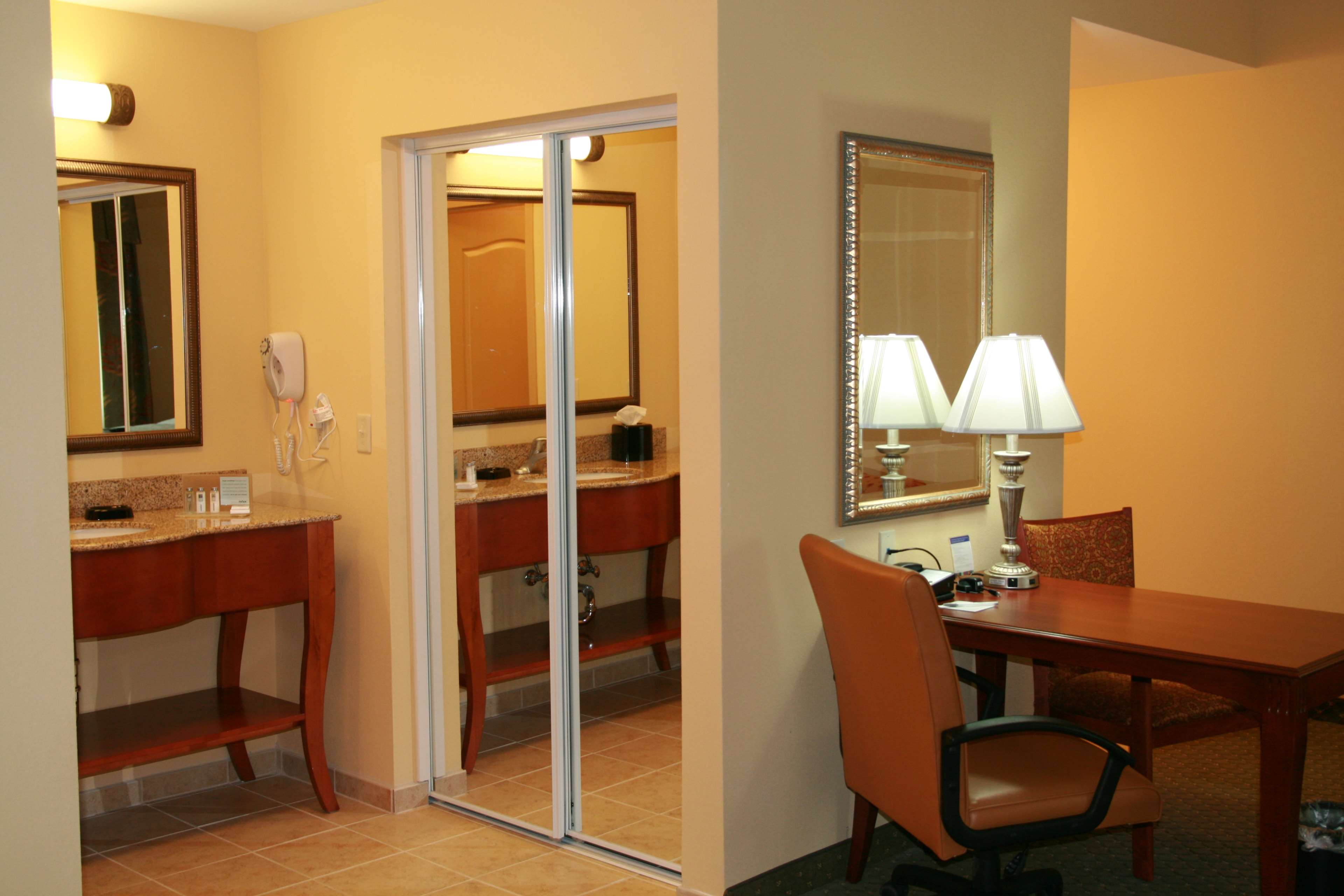 Guest room