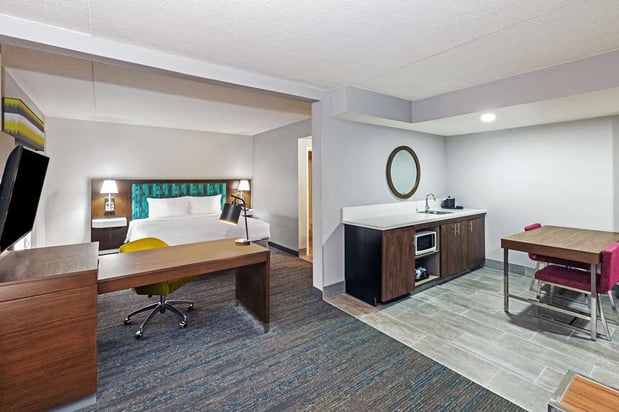 Images Hampton Inn & Suites Tulsa-Woodland Hills 71st-Memorial