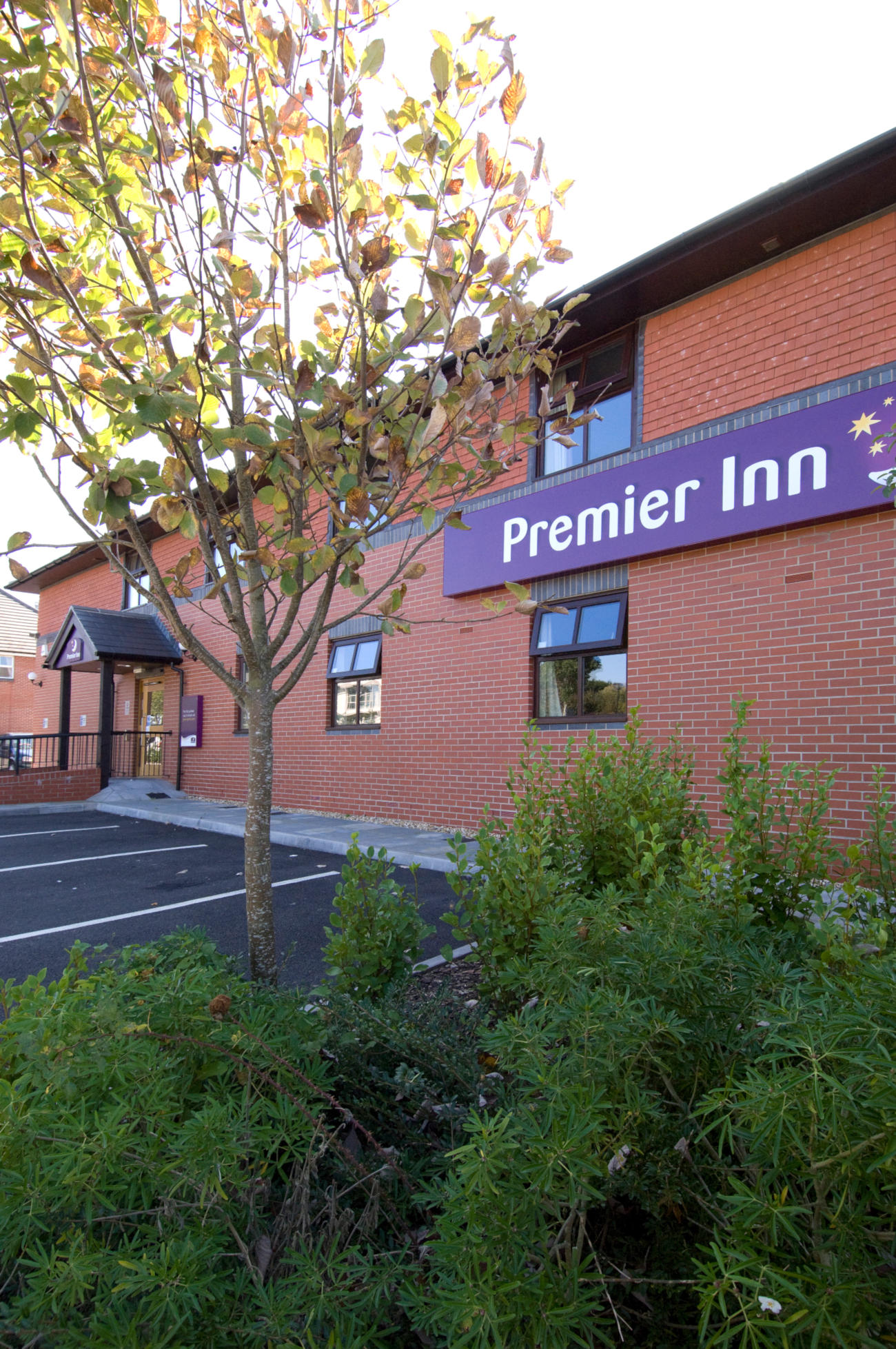 Images Premier Inn Yeovil Airfield hotel