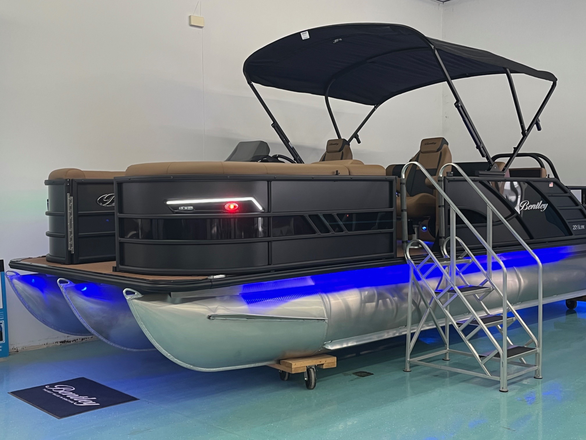 Staples Sports Lincoln Image