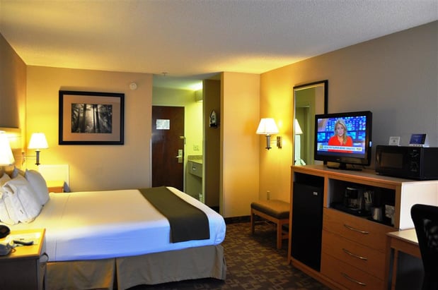Images SureStay Plus by Best Western Roanoke Rapids I 95