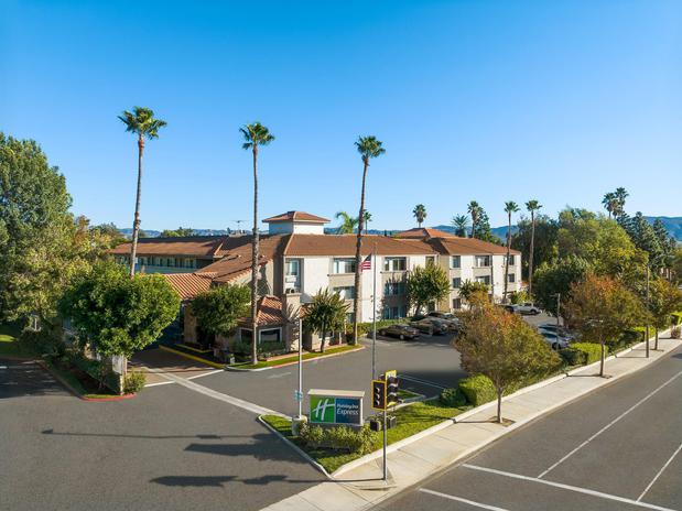 Images Holiday Inn Express Simi Valley by IHG