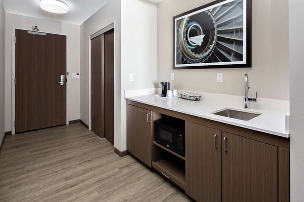 Images Hampton Inn & Suites San Diego Airport Liberty Station
