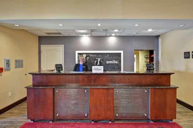 Images Hampton Inn & Suites Peoria at Grand Prairie, IL