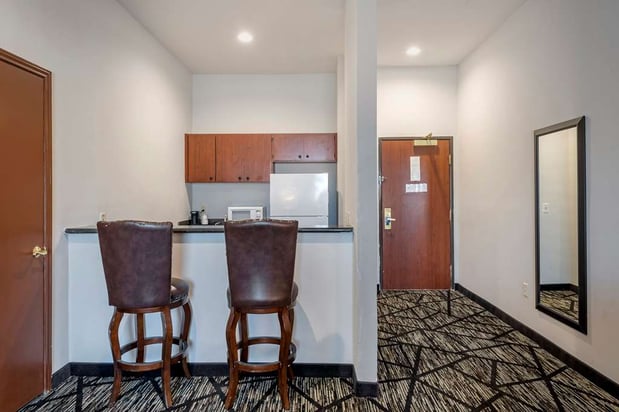 Images Best Western Plus McKinney Inn & Suites