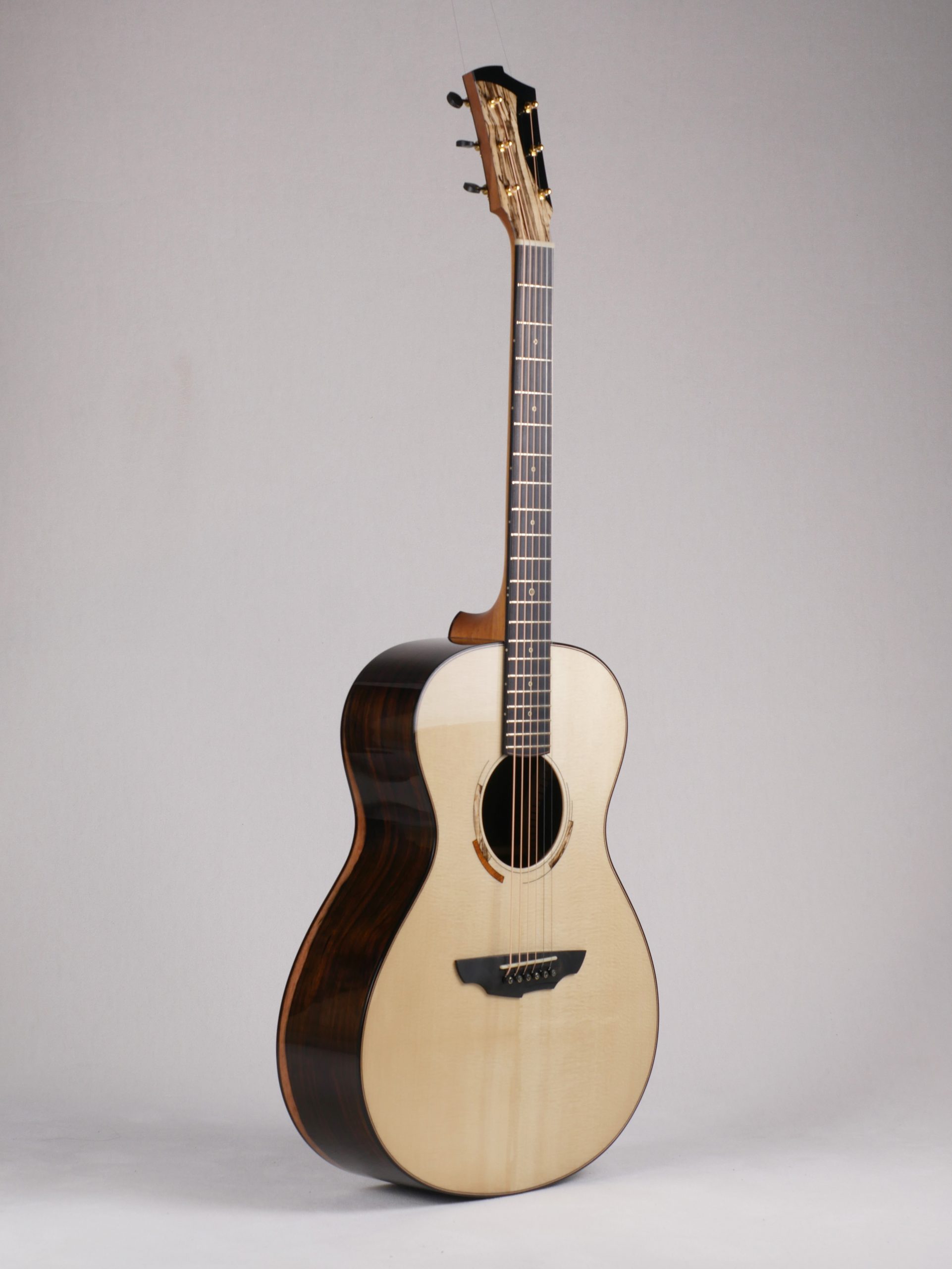 Tamara Koller e.U. - Meisterbetrieb für Gitarrenbau, Größingstraße 18/37 in Zeltweg