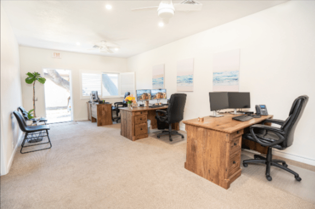 Images Kelly Breen: Allstate Insurance