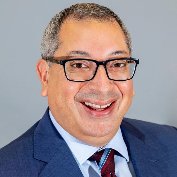 Images Edward Jones - Financial Advisor: Santiago Rios III