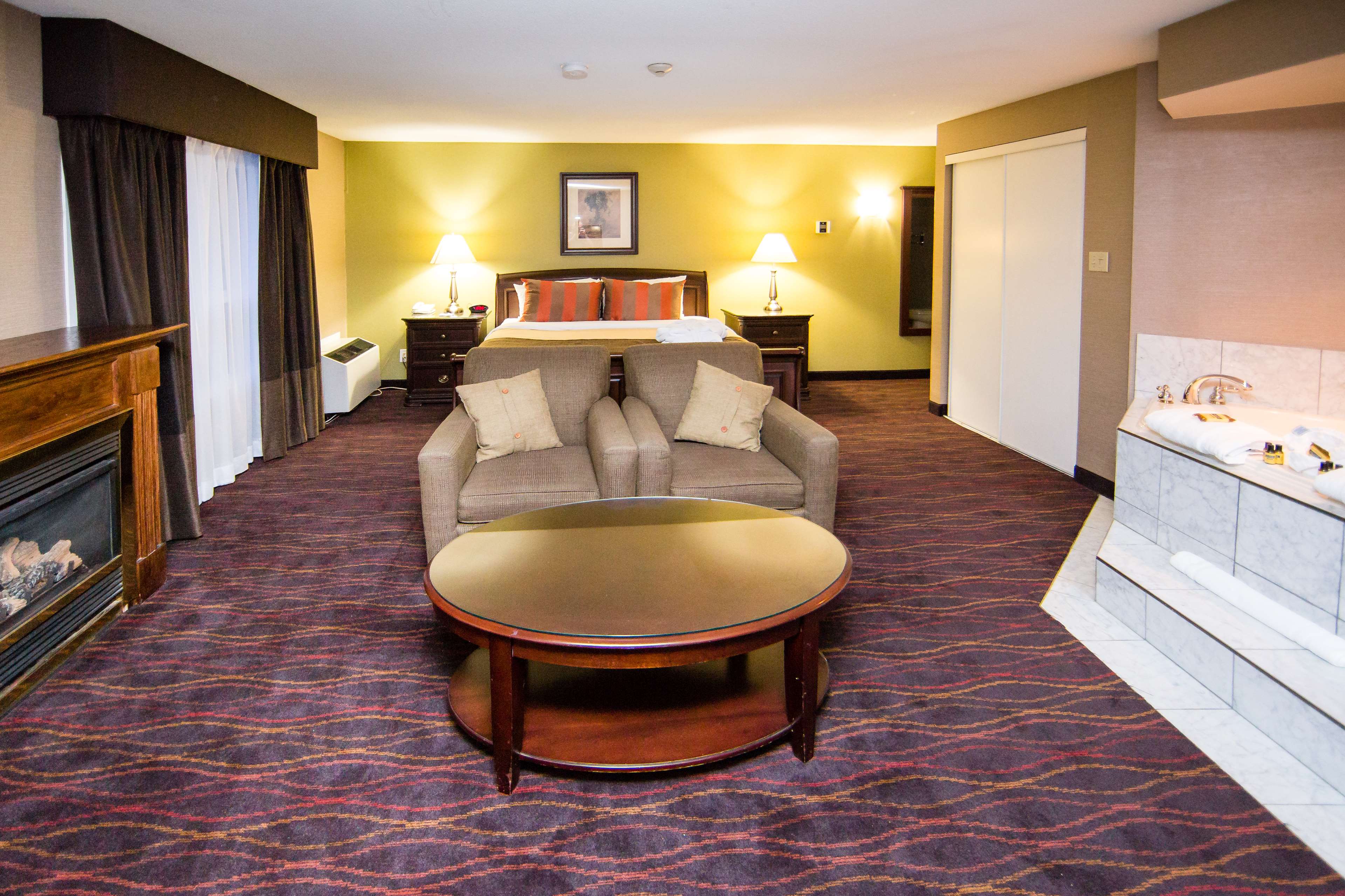 Whirlpool Executive King Best Western Plus Ottawa Kanata Hotel & Conference Centre Ottawa (613)828-2741