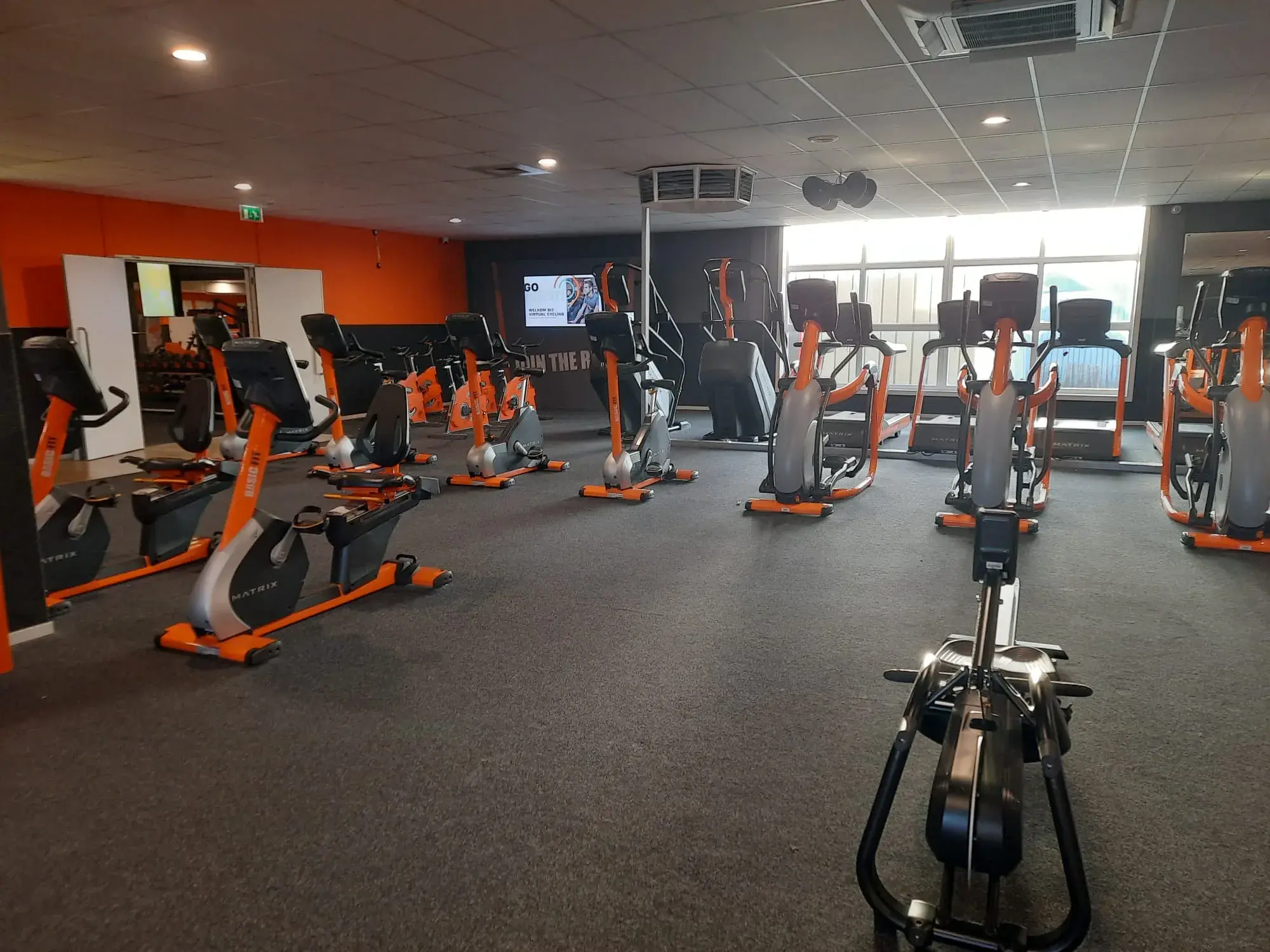 Foto's Basic-Fit 24/7