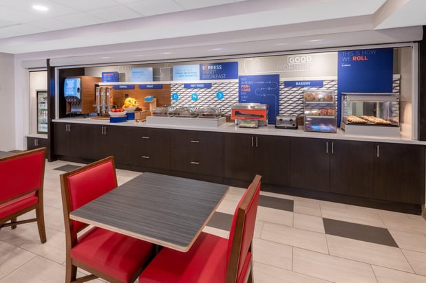 Images Holiday Inn Express & Suites Colorado Springs Airport by IHG