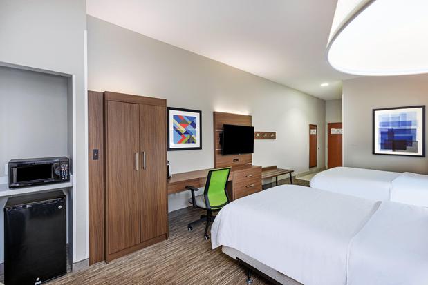 Images Holiday Inn Express & Suites Pryor, an IHG Hotel