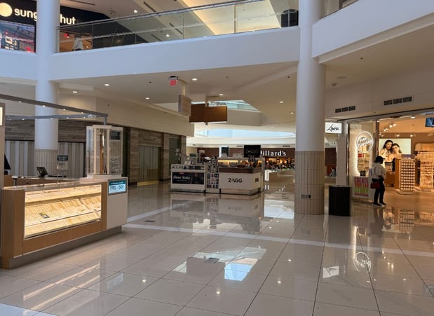 Images ZAGG Kenwood Towne Centre