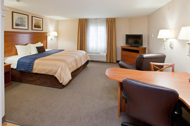 Images Candlewood Suites Indianapolis East, an IHG Hotel