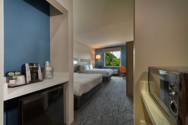 Images Holiday Inn Express & Suites Cleveland by IHG