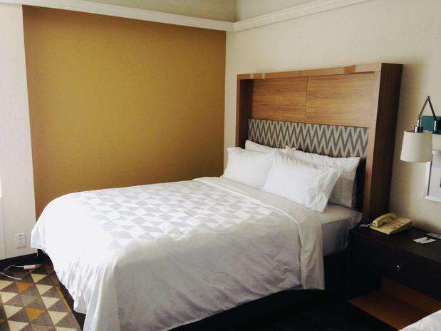 Images Holiday Inn & Suites Pittsfield-Berkshires by IHG