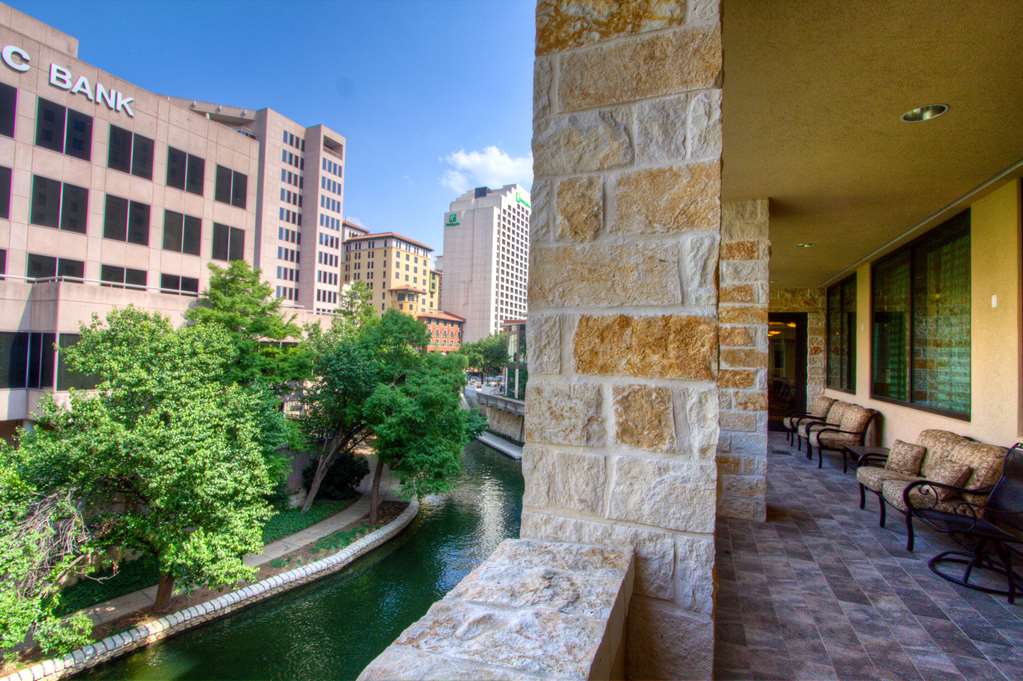 Exterior Embassy Suites by Hilton San Antonio Riverwalk Downtown San Antonio (210)226-9000