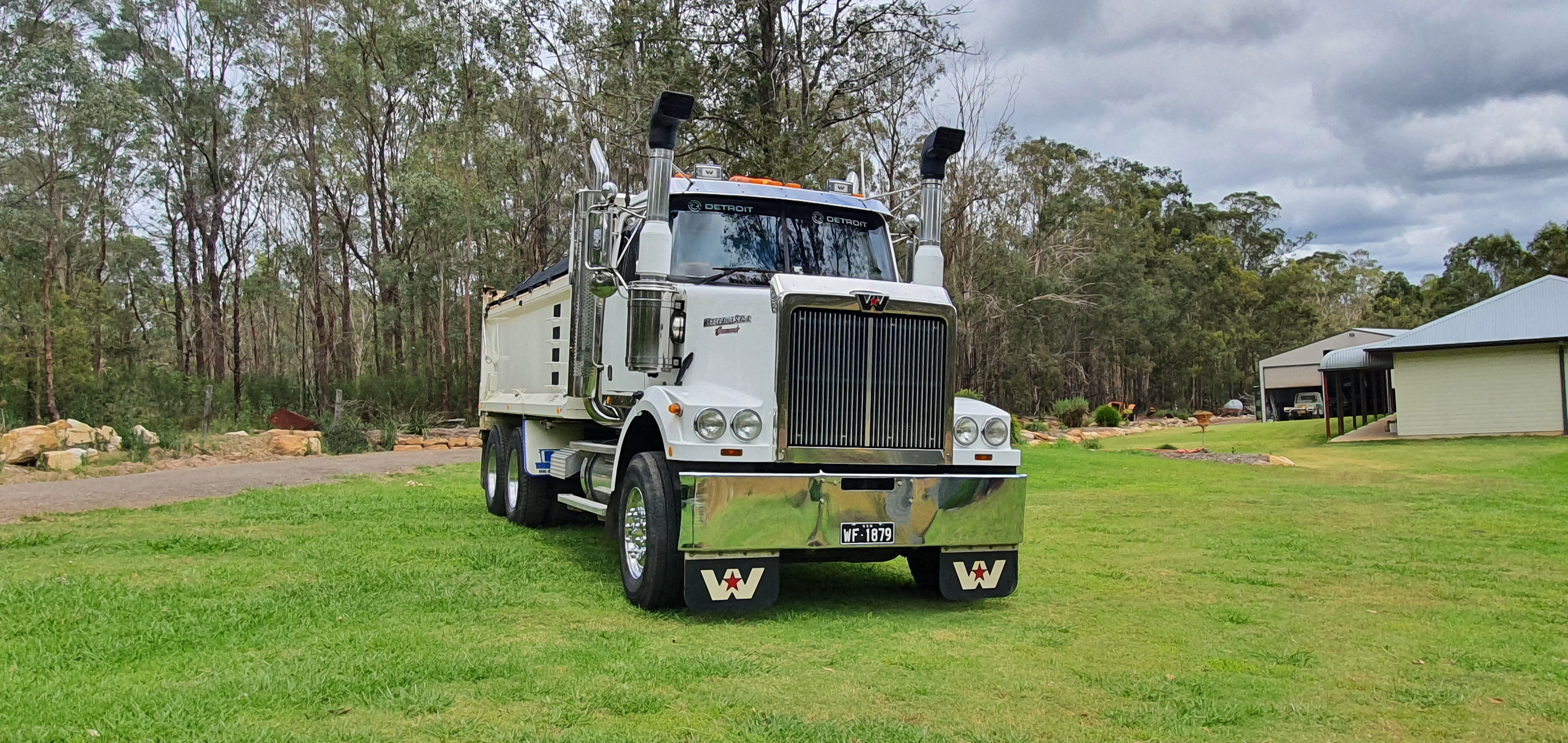 Images W Fotheringham Earthmoving