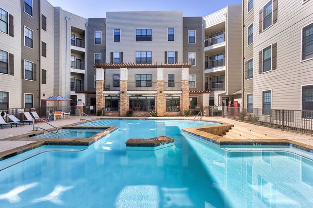 Images Maverick Place Apartments