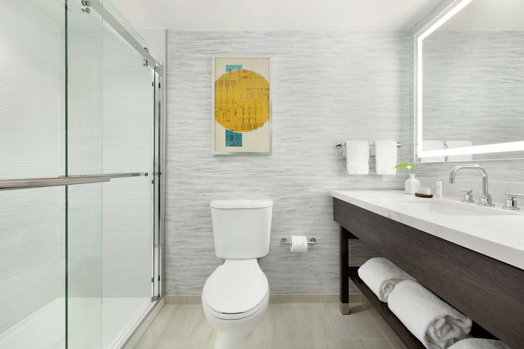 Guest room bath Embassy Suites by Hilton Milpitas Silicon Valley Milpitas (408)942-0400