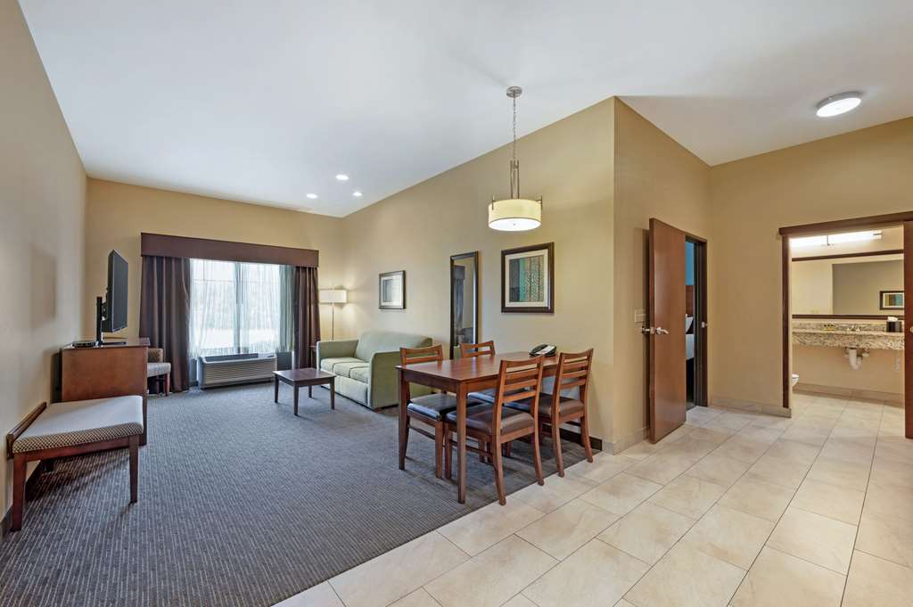 2 Queen Suite
