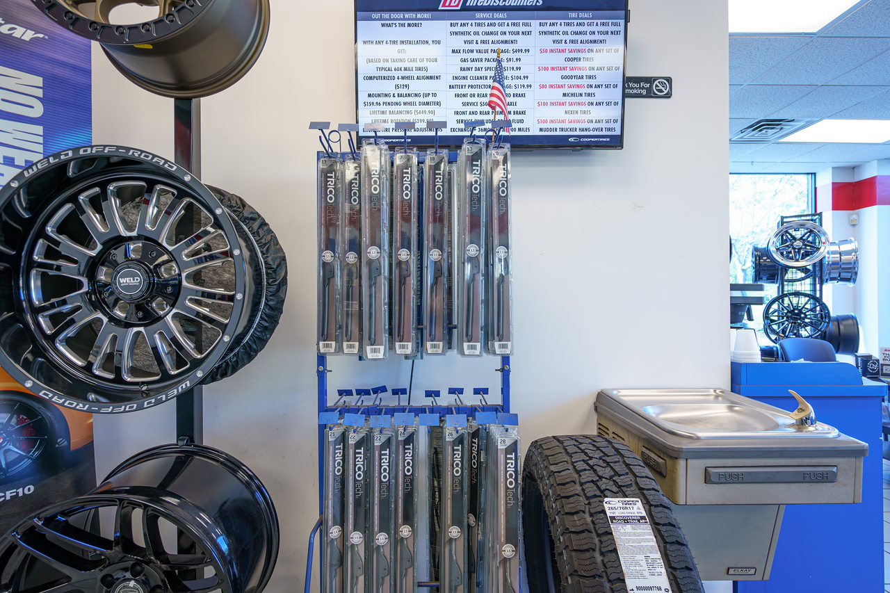 Tire Discounters on 4414 Brandt Pike in Dayton
