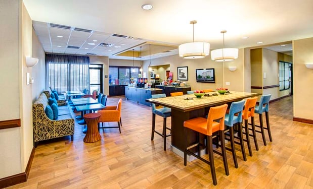 Images Hampton Inn & Suites Atlanta-Galleria