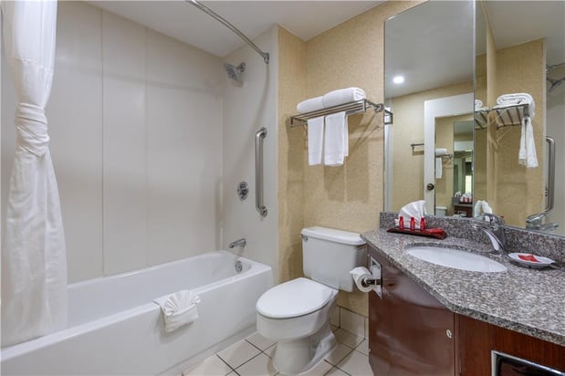 Images SureStay Plus by Best Western Chicago Lombard