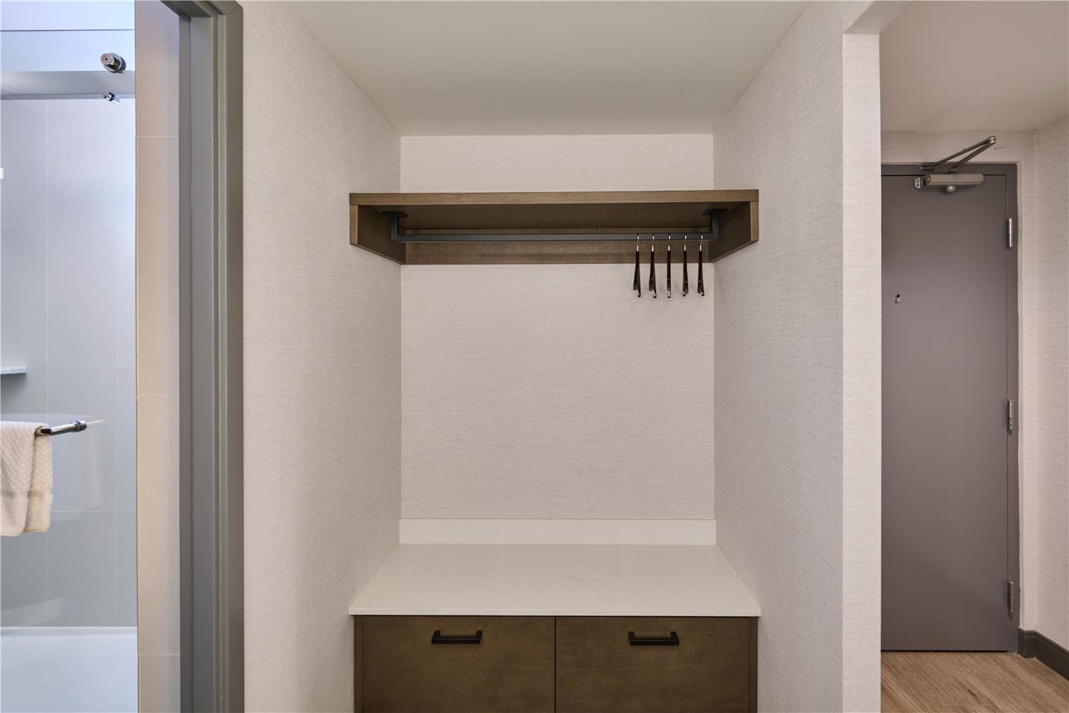 Guest room bath