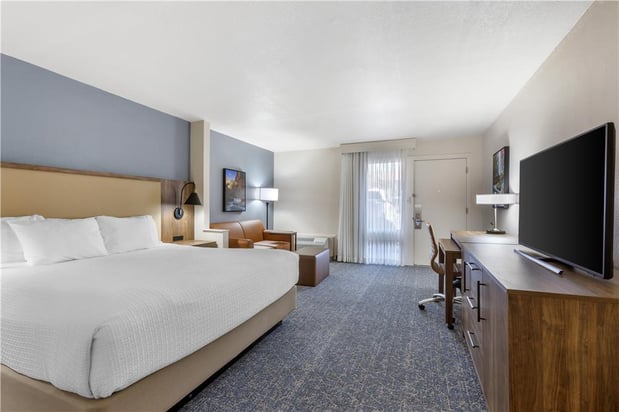Images Best Western Plus A Wayfarer's Inn and Suites