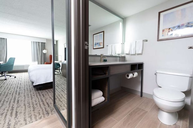 Images Hilton Garden Inn Des Moines Airport