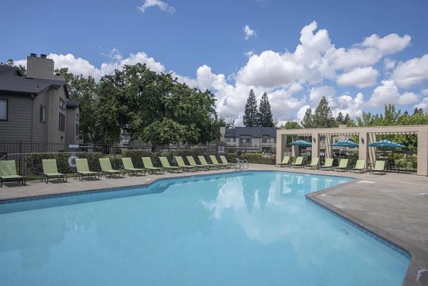 Images Autumn Oaks Apartments