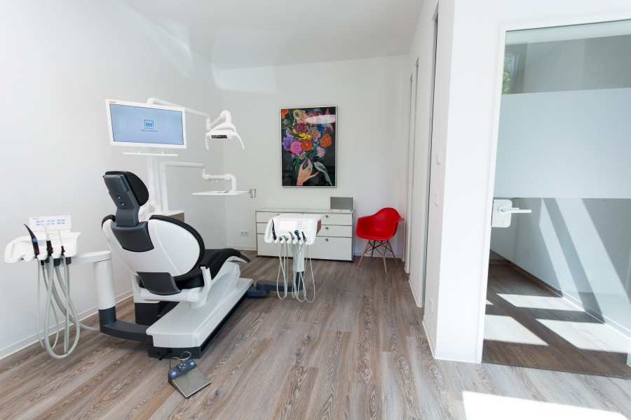 Dr. med. dent. Patrick Prinz, Robert-Koch-Platz 11 in Berlin