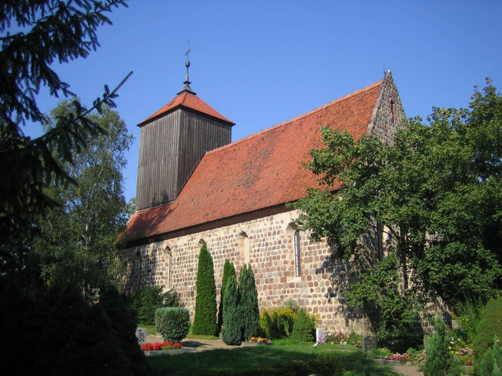 Kirche Dobberzin - Ev. Kirchengemeinde St. Annen Crussow, Dobberziner Dorfstraße 24 in Angermünde