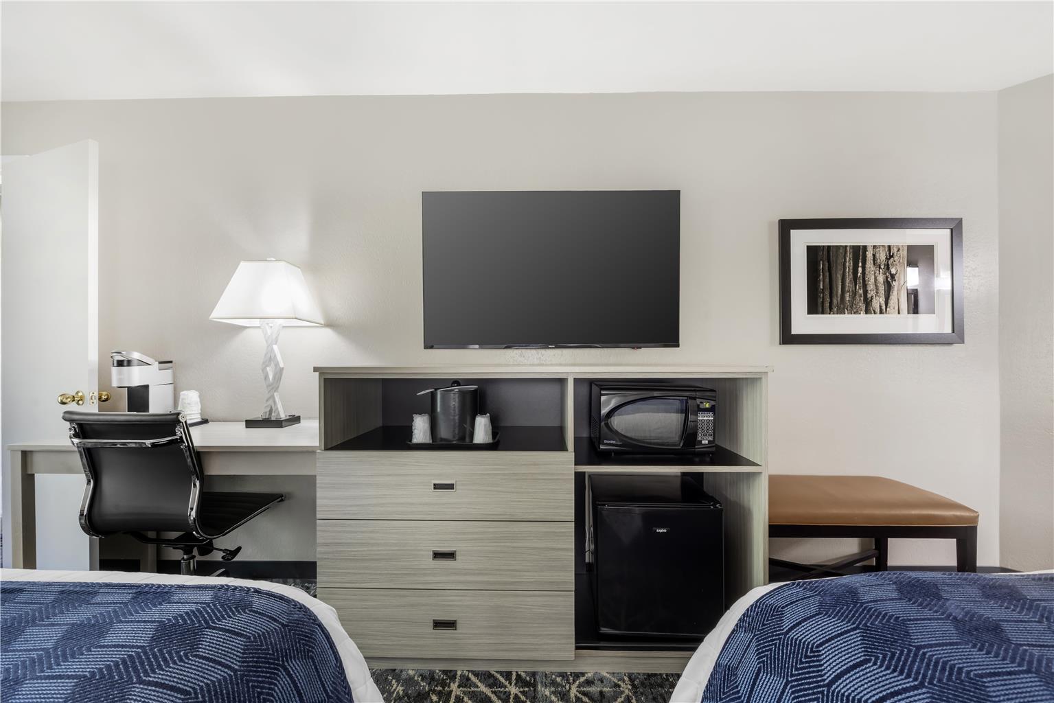 3 Queen Suite