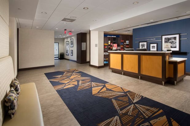 Images Hampton Inn & Suites Falls Church
