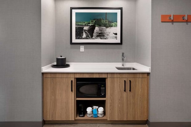 Images Hampton Inn & Suites Watertown Boston