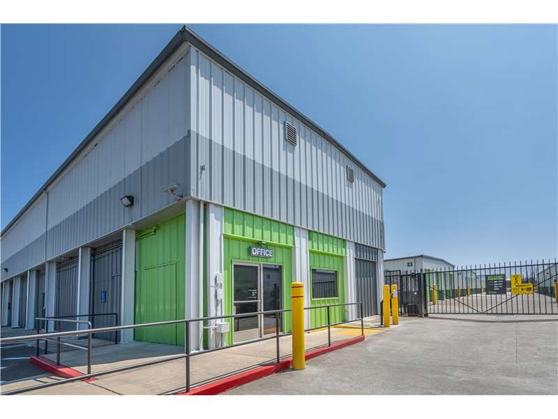 Beauty Image - Extra Space Storage at 2201 Clement Ave, Alameda, CA 94501