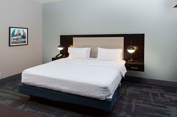 Images Hampton Inn & Suites Raleigh Downtown