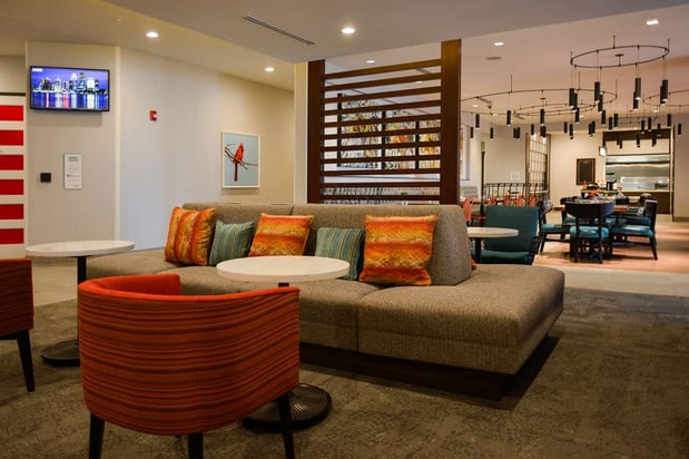 Images Hilton Garden Inn Louisville Mall of St. Matthews