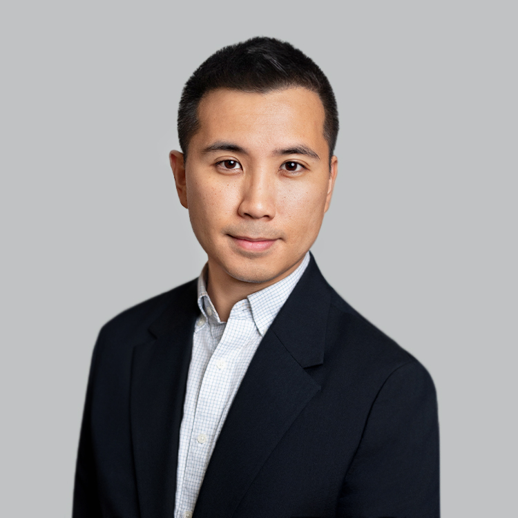 Headshot of Edward Martin Rodriguez, a wealth advisor at Chase