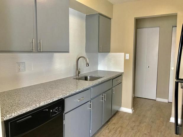 Images Applewood At The Cove Apartments