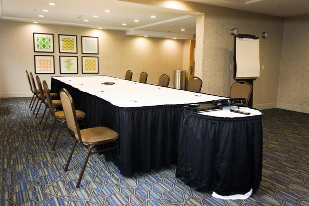 Images Holiday Inn Express & Suites Fremont - Milpitas Central by IHG