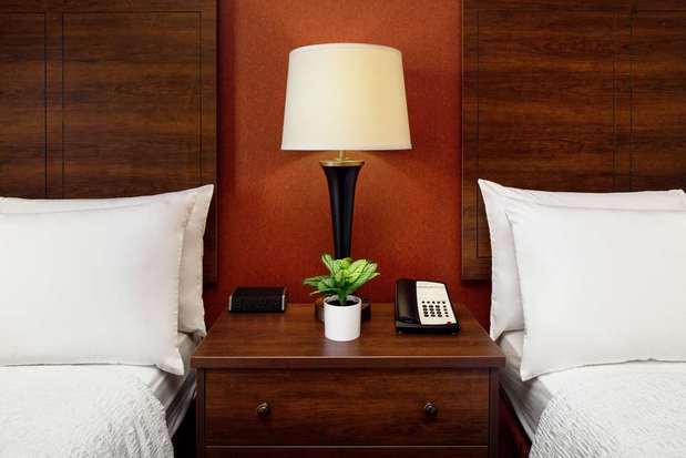 Images Hampton Inn & Suites Scottsdale at Talking Stick