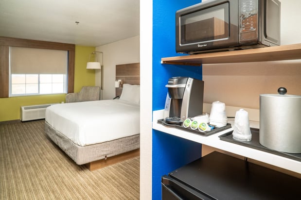 Images Holiday Inn Express & Suites Hesperia by IHG