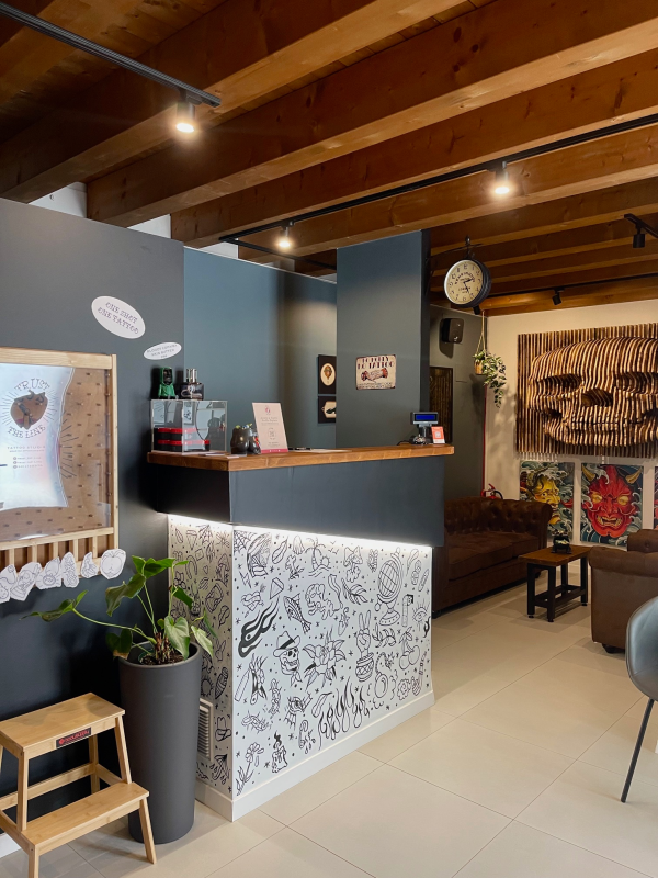 Images Trust the line - tattoo studio